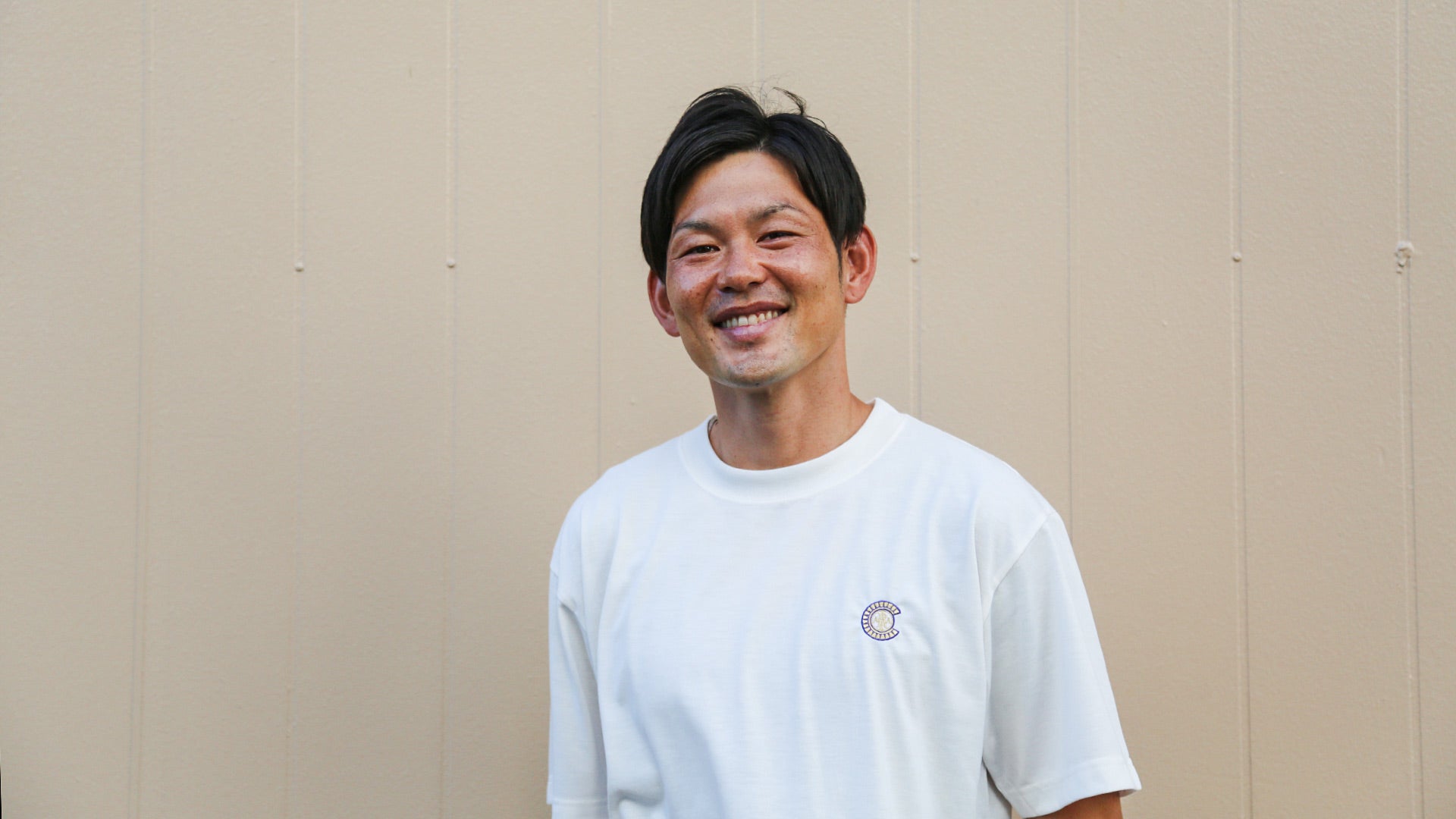 エンブレム刺繍Tシャツ