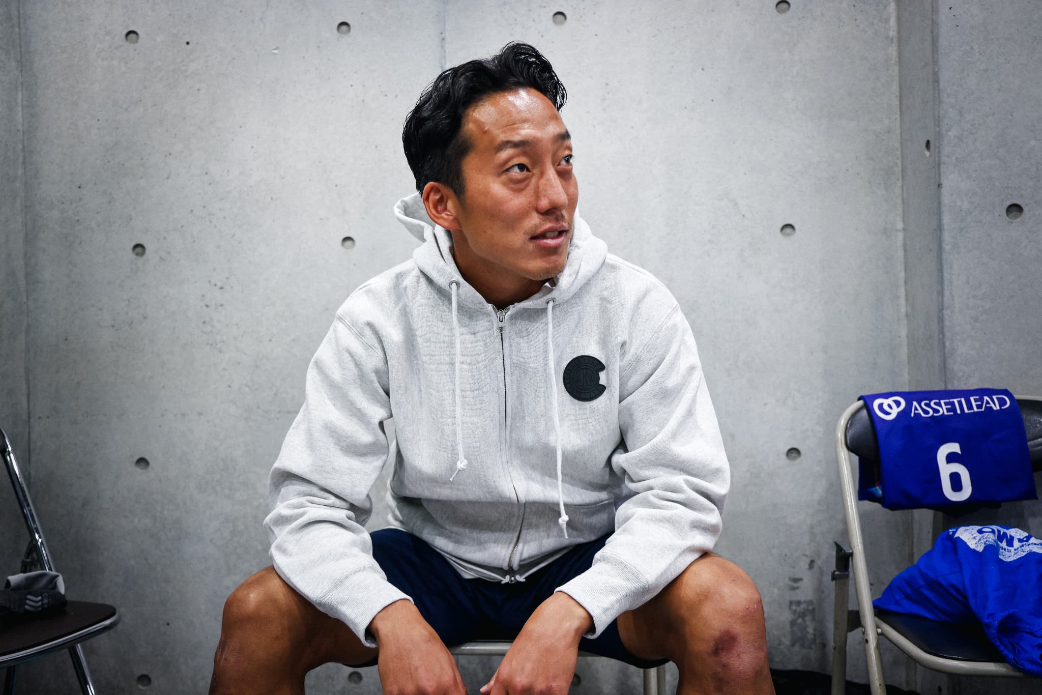 エンブレムジップアップパーカー