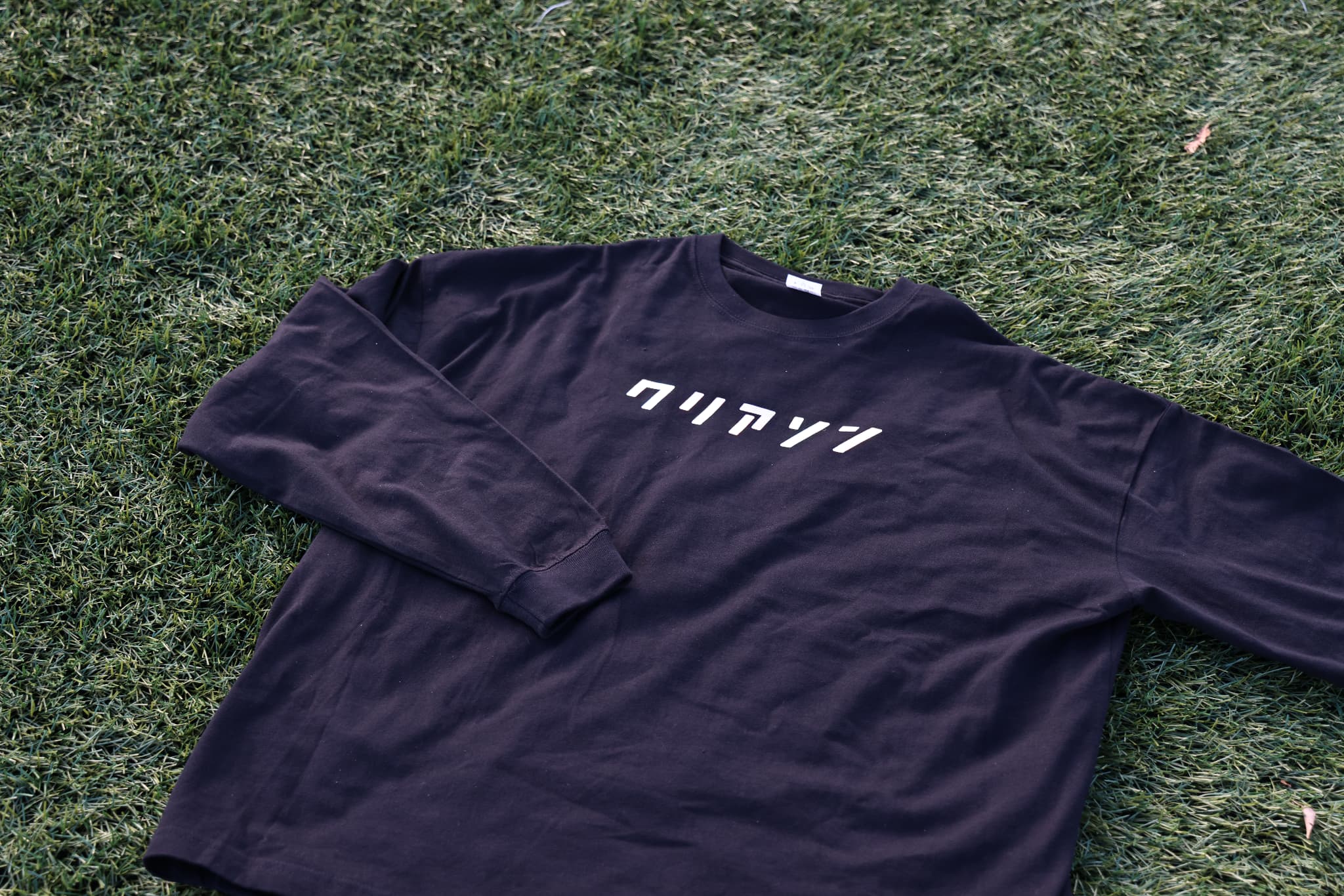 カタカナクリアソンロングTシャツ