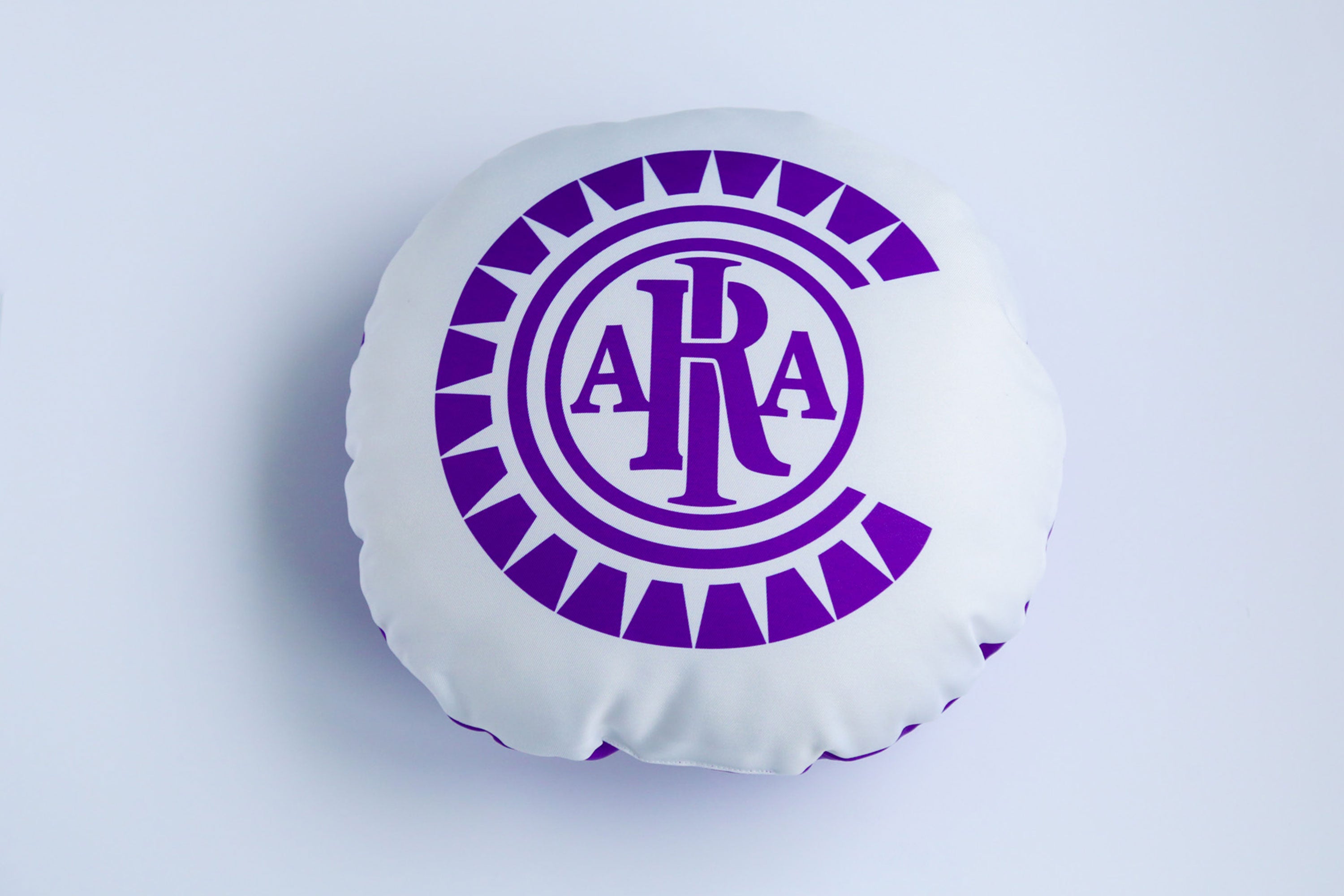 エンブレム丸型クッション