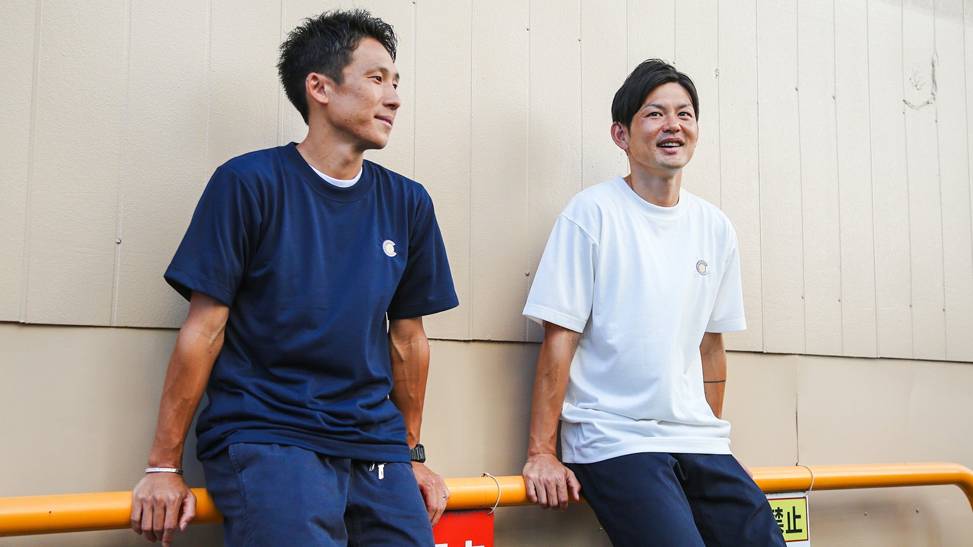 エンブレム刺繍Tシャツ