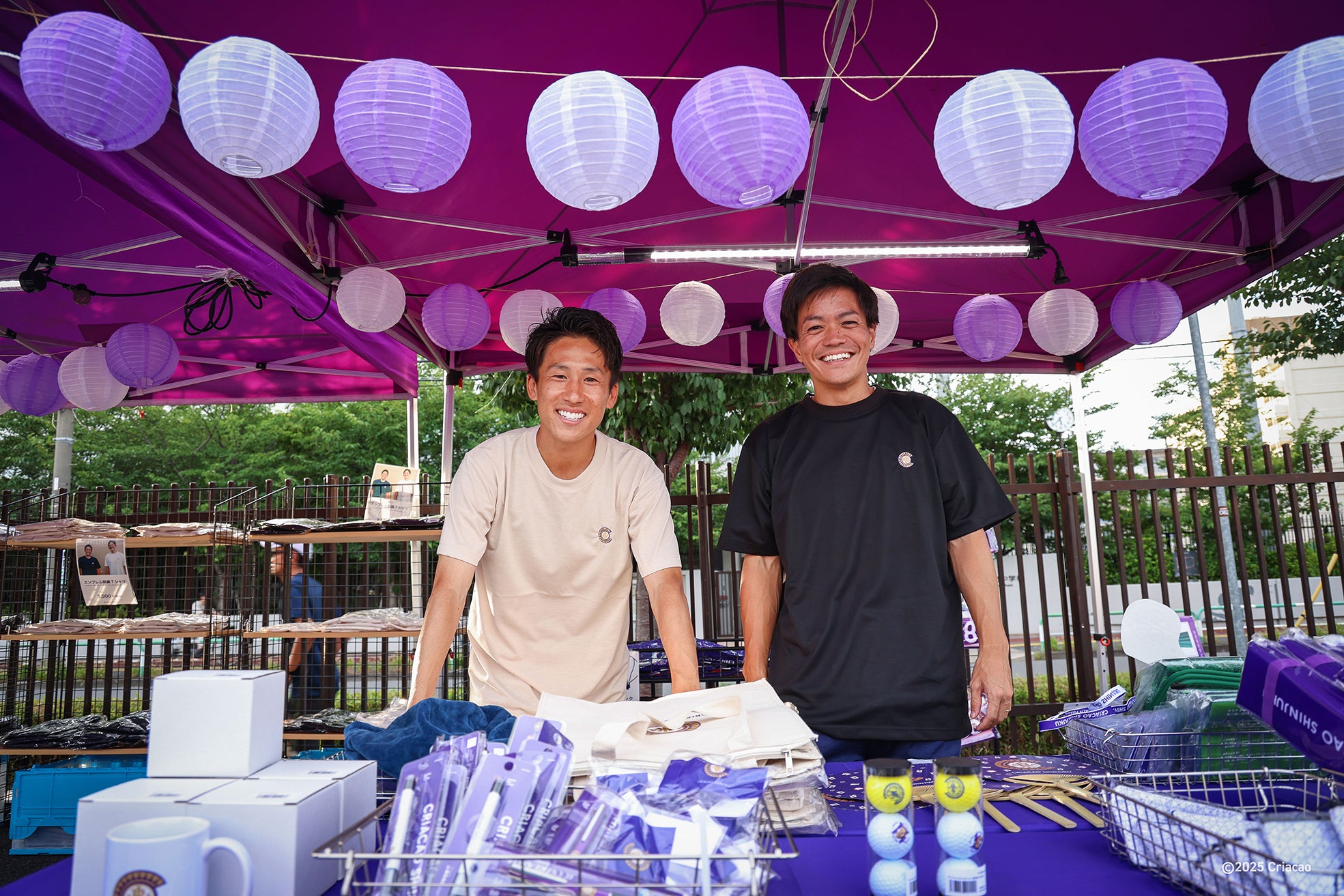 エンブレム刺繍Tシャツ