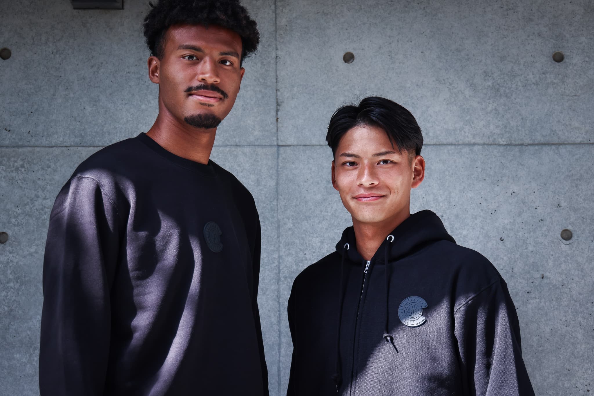 エンブレムジップアップパーカー