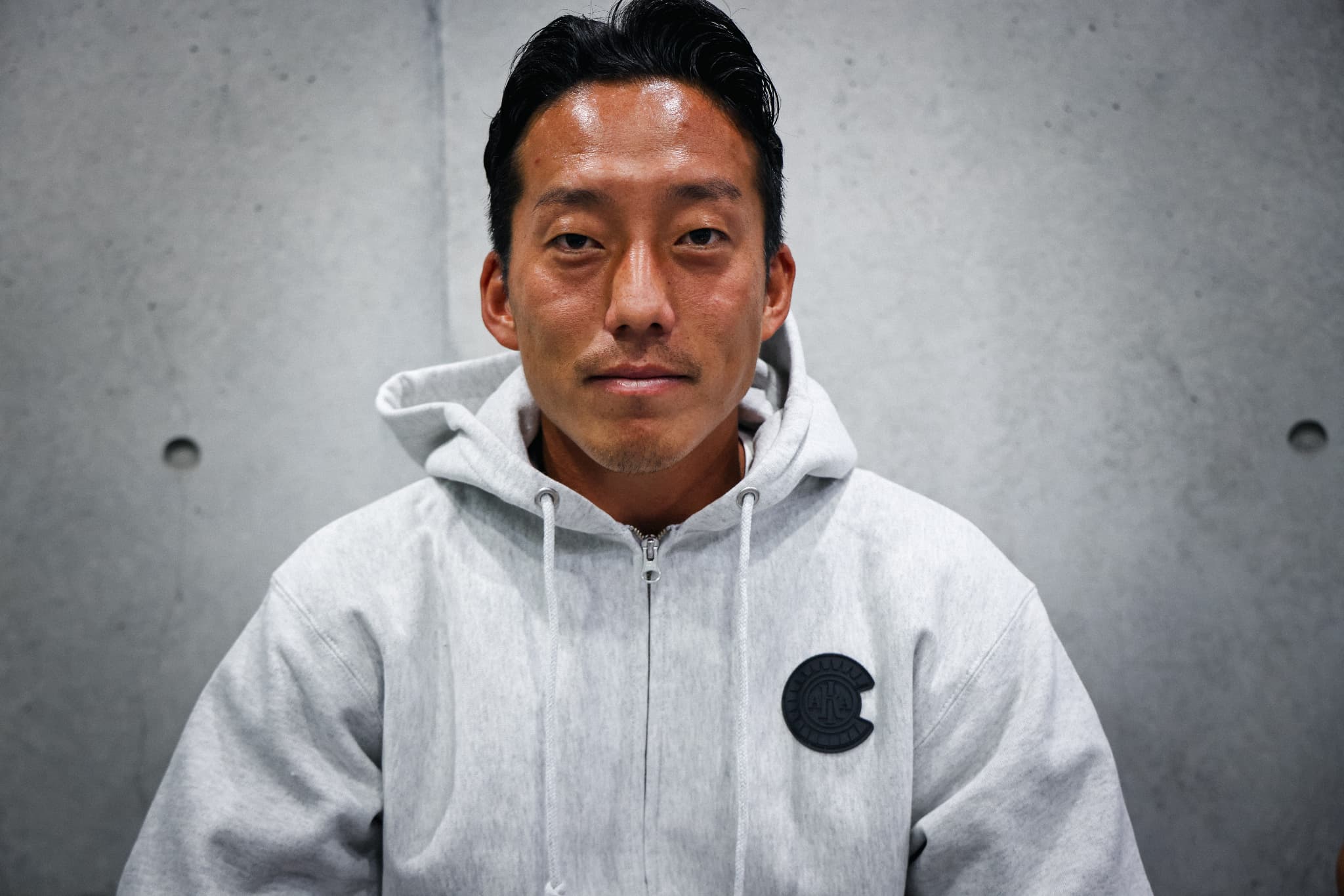 エンブレムジップアップパーカー